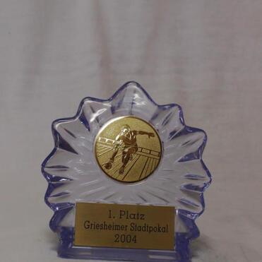Trophäe mit goldener Medaille für den 1. Platz beim Griesheimer Stadtpokal 2004.