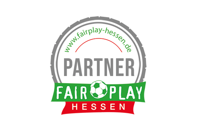 Logo von Fair Play Hessen mit dem Schriftzug "PARTNER" und einem Fu&szlig;ball-Symbol in Gr&uuml;n und Rot.