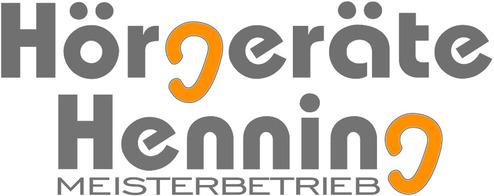 Logo von Hörgeräte Henning mit stilisiertem Ohr und dem Schriftzug "Hörgeräte Henning Meisterbetrieb" in Grau und Orange.