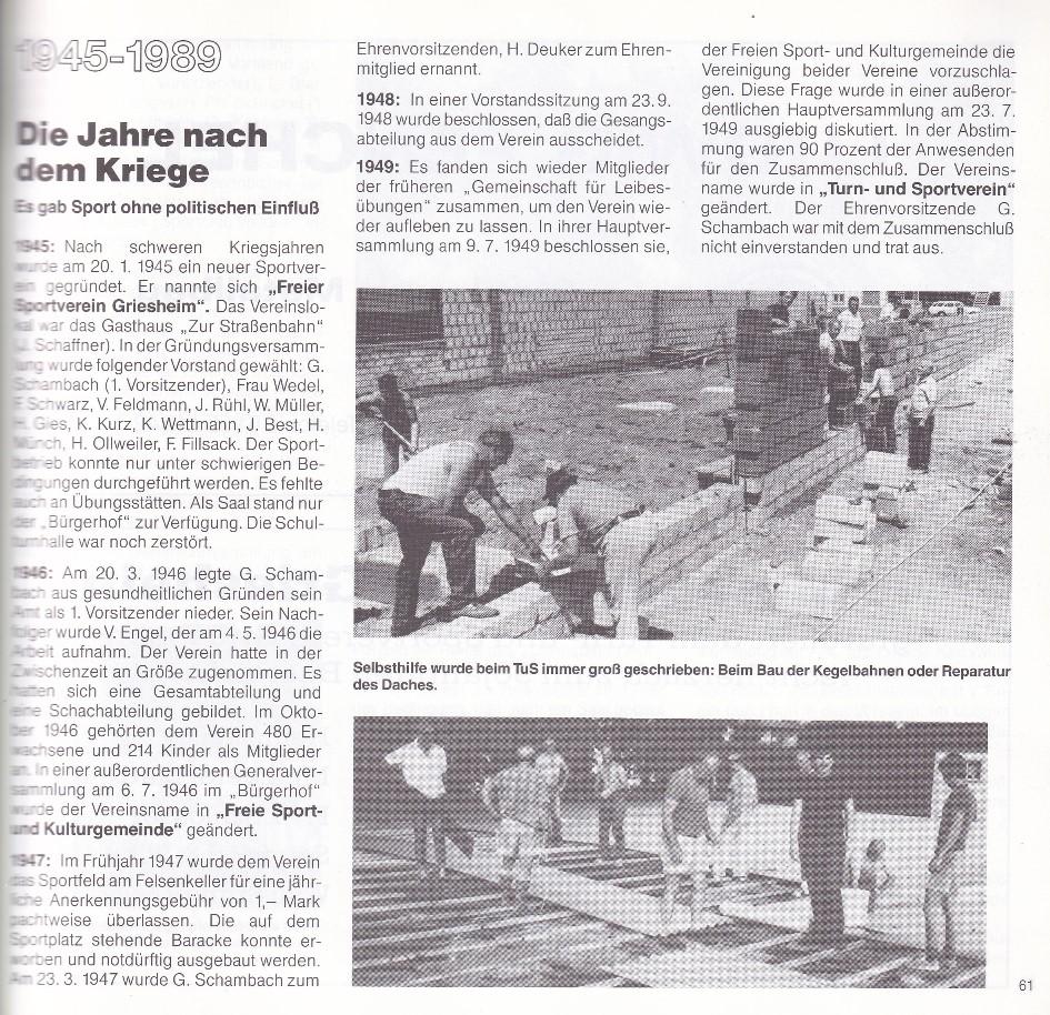 Schwarz-weiß-Bild von mehreren Personen, die an einem Bauprojekt arbeiten, darunter Mauerwerke und Dachreparaturen.