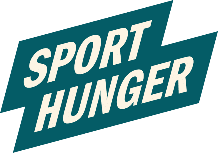 Logo mit dem Text "SPORT HUNGER" in dynamischer Schrift auf grünem Hintergrund.